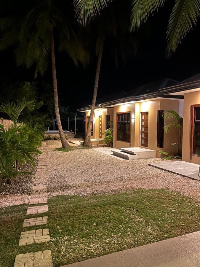Southseas Beach Resort And Dive Center Santander Exterior photo