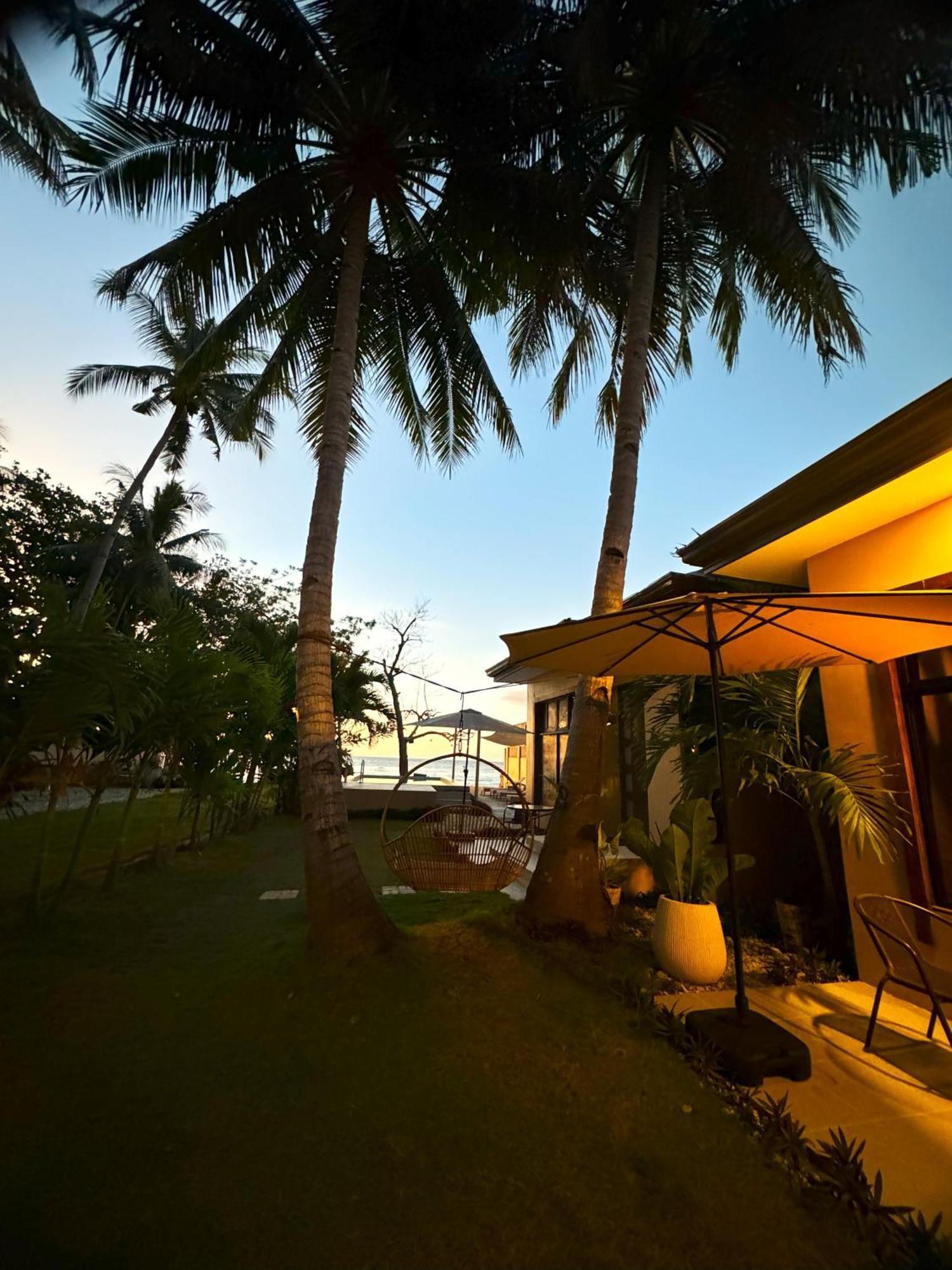 Southseas Beach Resort And Dive Center Santander Exterior photo
