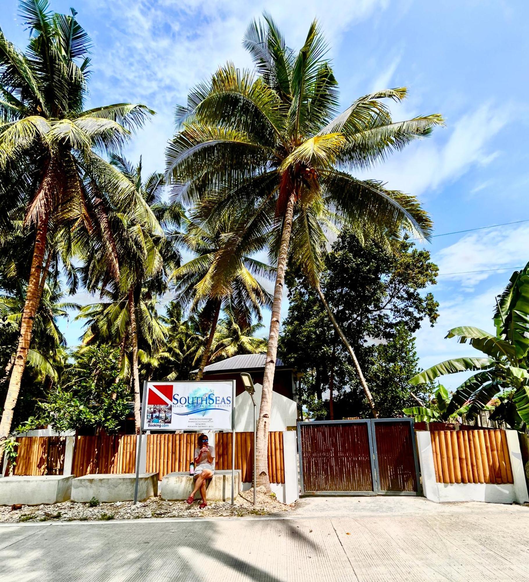 Southseas Beach Resort And Dive Center Santander Exterior photo